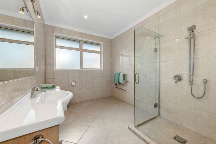 48 Porterfield Road Whitford_26