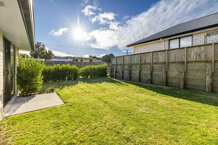 13 Tarata Place Owhata_23