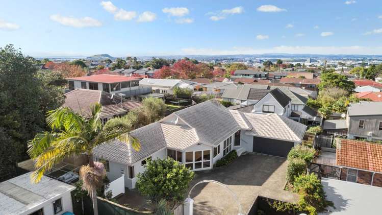 2/145a Campbell Road One Tree Hill_18