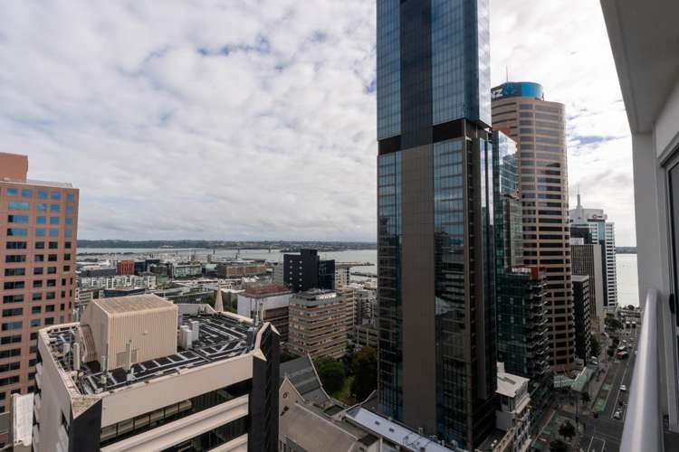 2102/74 Albert Street 10015_6