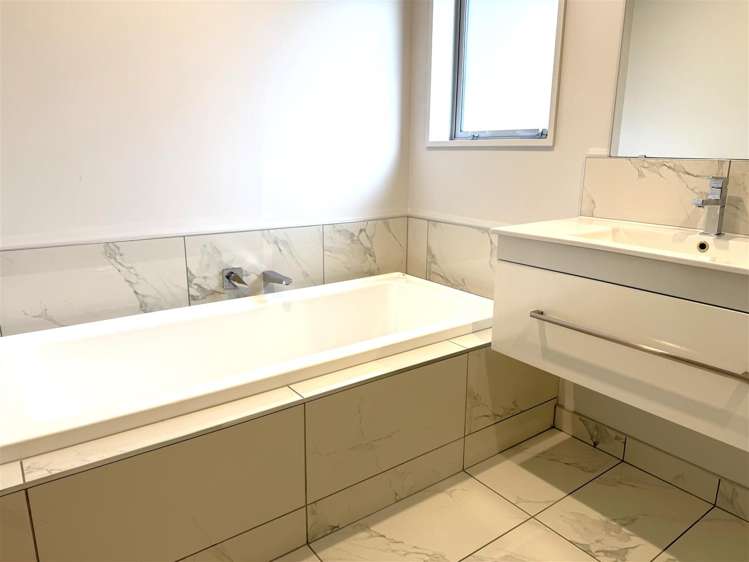 21 Ashley Drive Paroa_19