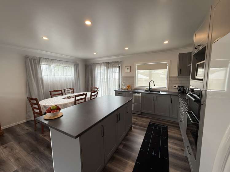 11A Maxwells Line Awapuni_7