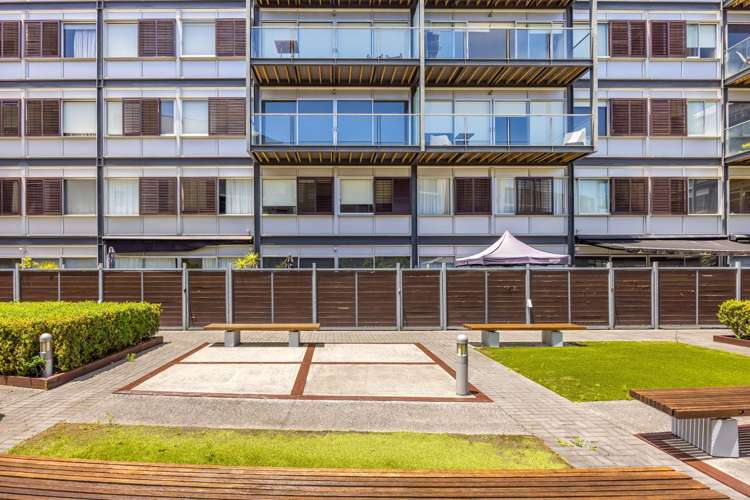221/125 Customs Street West Auckland_12