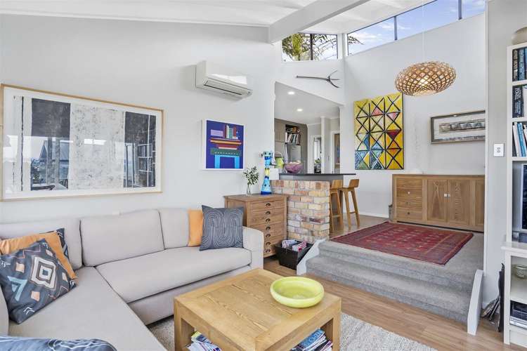 5 Colmar Road Mellons Bay_22