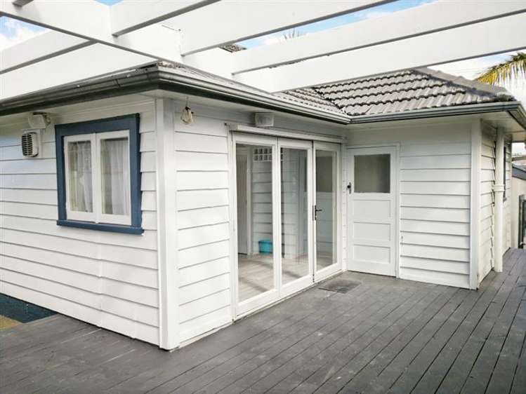 216 Te Atatu Road Te Atatu South_5