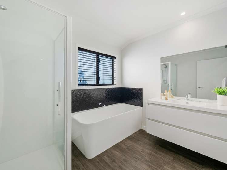 82 Puhirake Crescent Pyes Pa_18