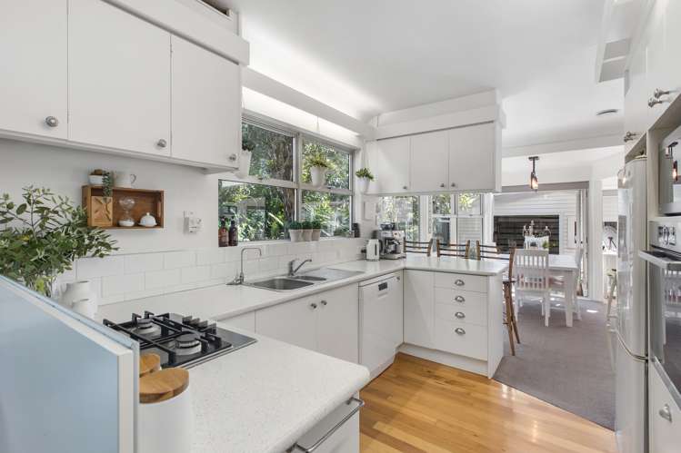 103 Beach Road Mellons Bay_7