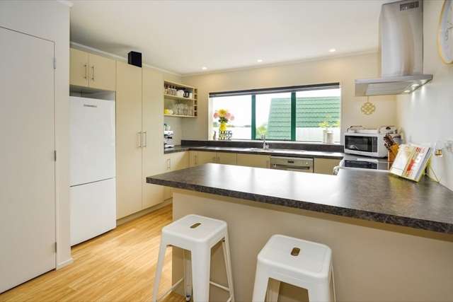 24 Brookvale Park Stanmore Bay_3