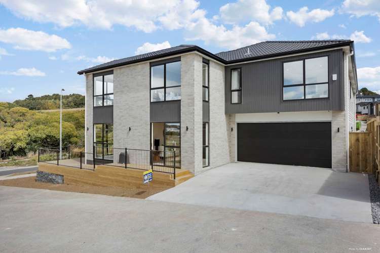 8 Teitei Rise Flat Bush_17