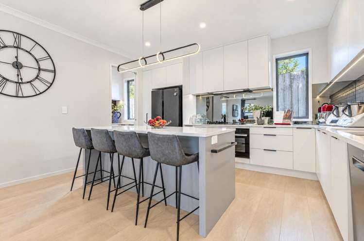 54A Meadway Sunnyhills_12