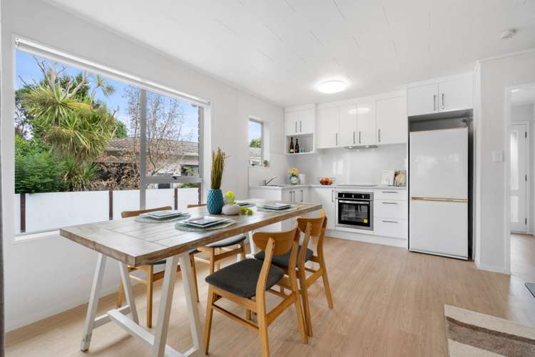 2/40 Blacklock Avenue Henderson_16