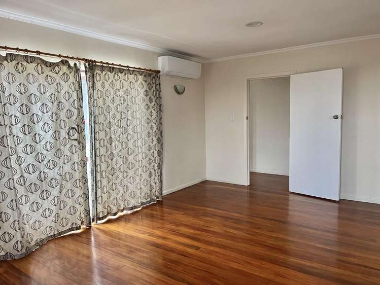 38 Tudor Road Henderson_3