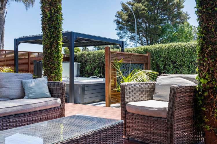 27 Woodford Avenue Brookfield_13