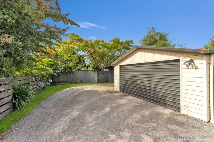 42 Charles Upham Avenue Hillmorton_23