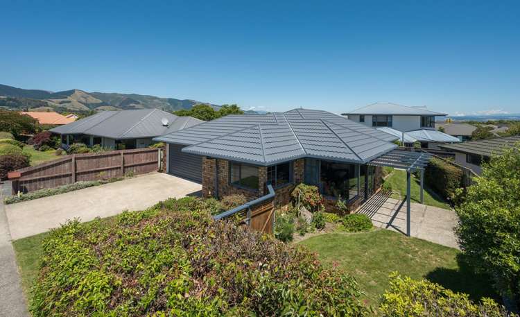 3 Mary Ann Muller Crescent Stoke_1