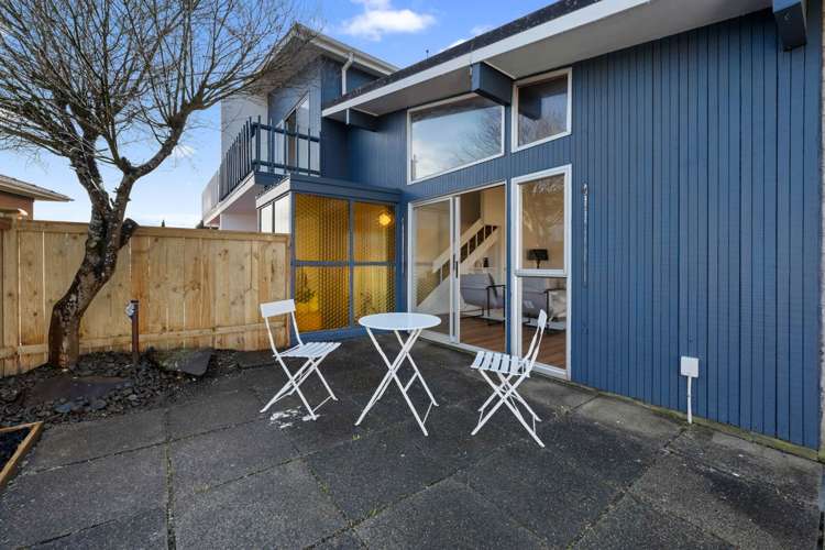 2/30 Whiteacres Drive Sunnyhills_4