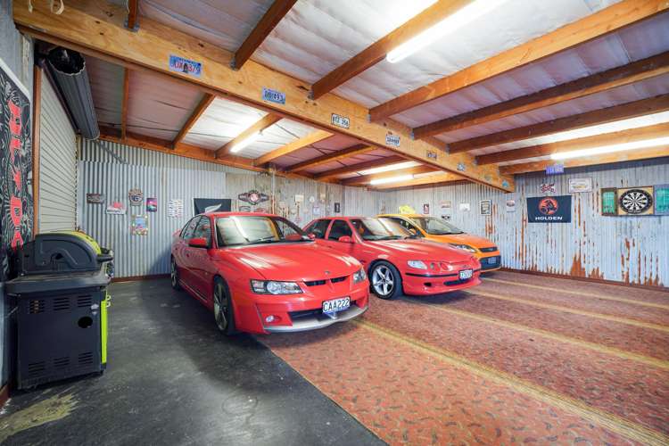 381 Bay Road West Plains_22