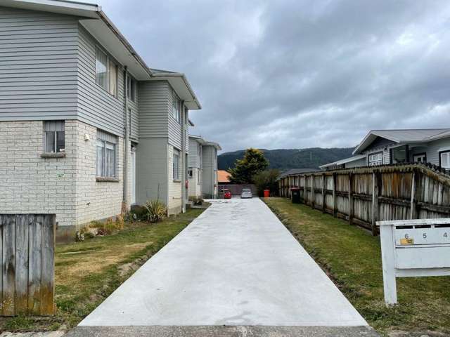 Newly renovated 2 bedroom home near Upper Hutt CBD