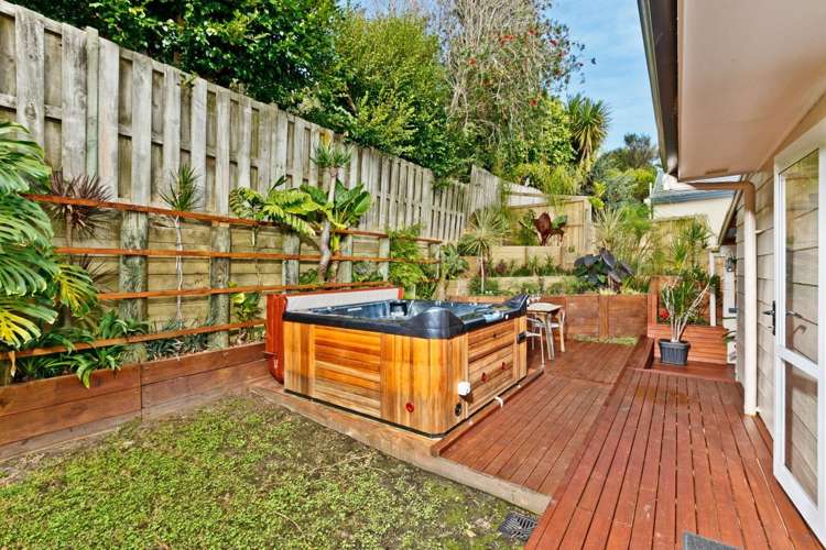 2/615 East Coast Road Browns Bay_5