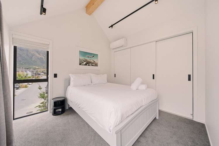 33 Casterway Crescent Jack's Point_10