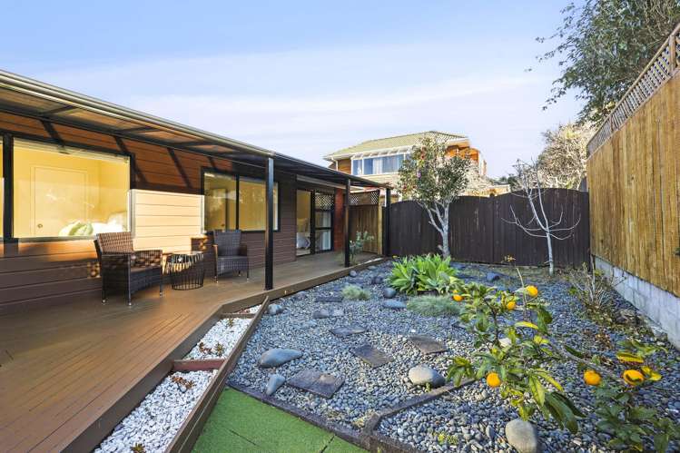 2/20 Beach Road Mellons Bay_22