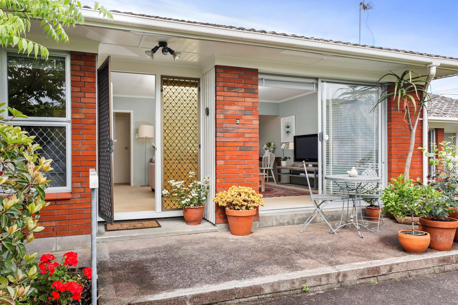 2/2 Matipo Street Mount Eden_0