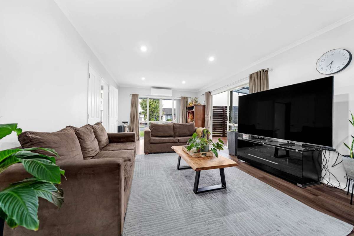 8 McKittrick Avenue_3