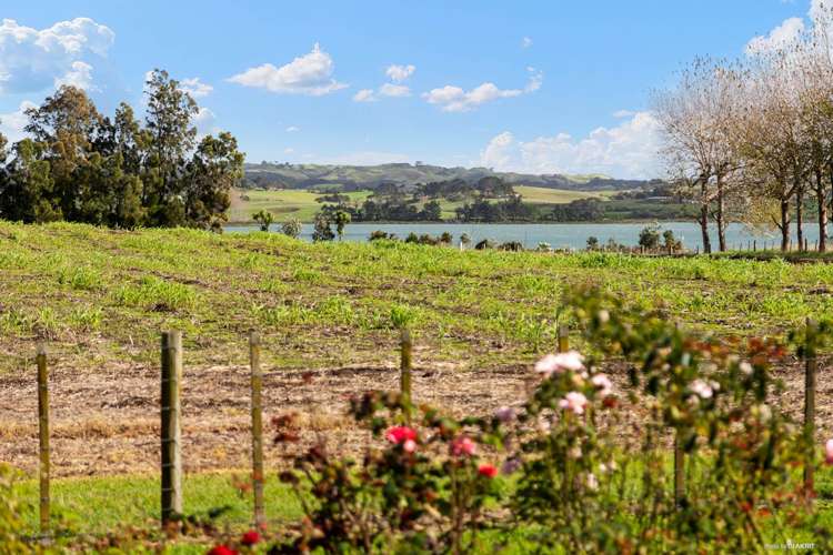 455 Glenbrook Beach Road Glenbrook_23