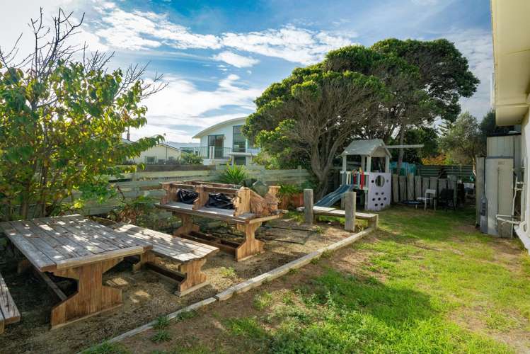 1 Waimea Road Waikanae Beach_16