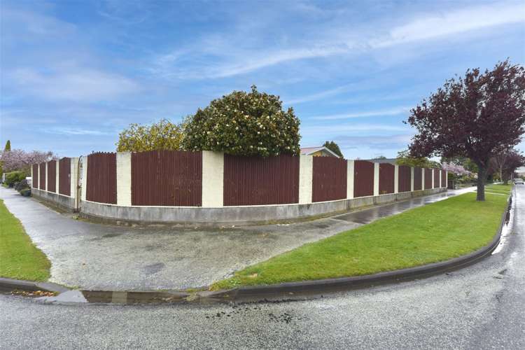 51 Charles Upham Avenue Hillmorton_17