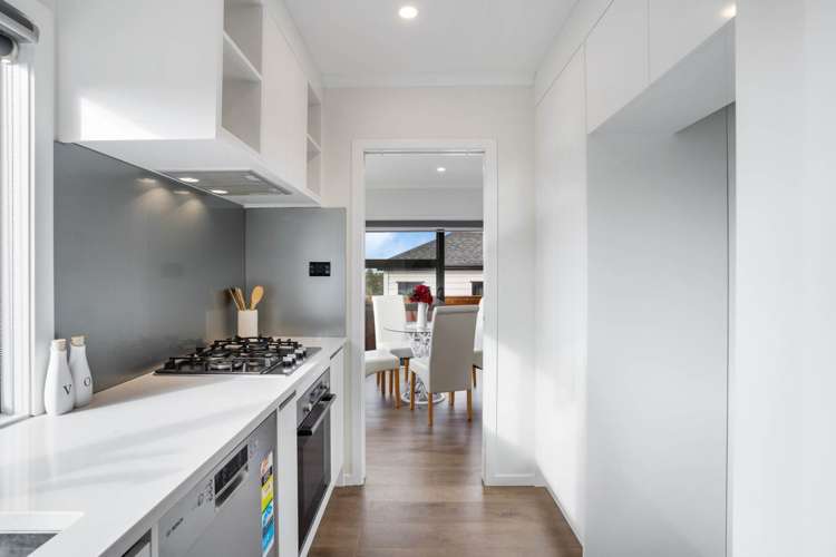 120 Golf Road New Lynn_26