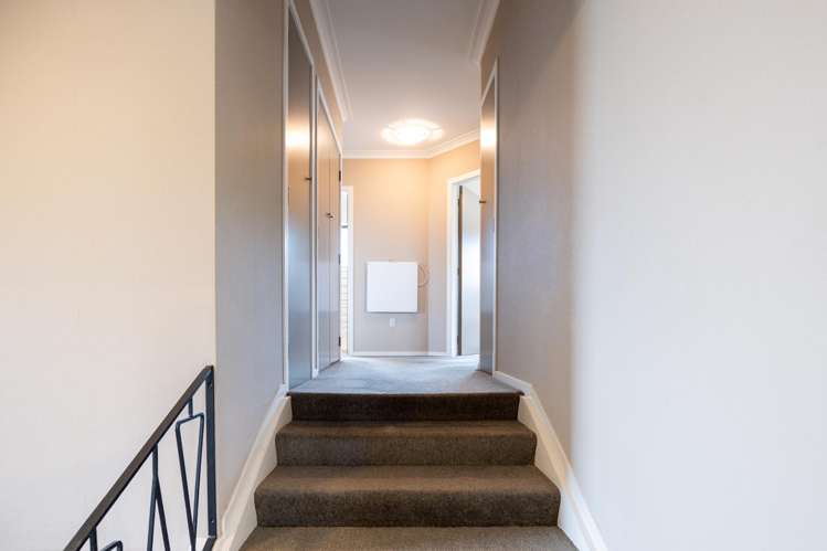 6 Resthill Crescent Glenview_9