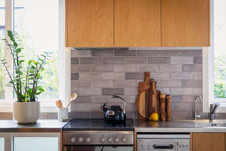 25 Tui Street Point Chevalier_29