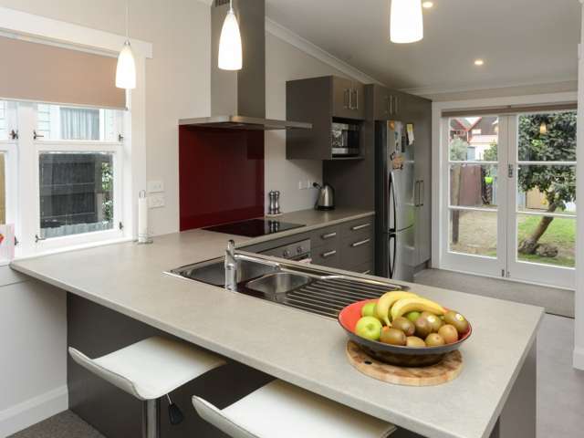 606 Willowpark Road North 10490_1