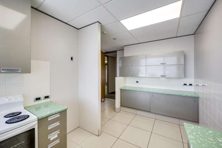 301-303 Queen Street East Hastings Central_21