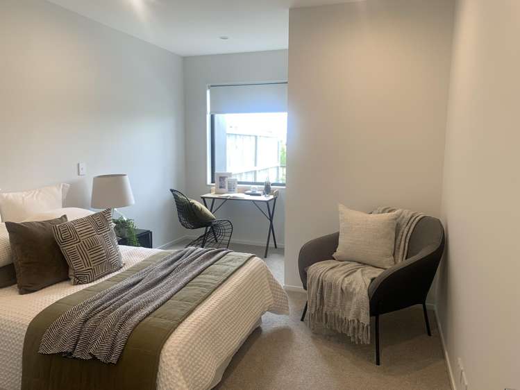 2/18 PARAONE CRESCENT "WAIATA SHORES" Takanini_21