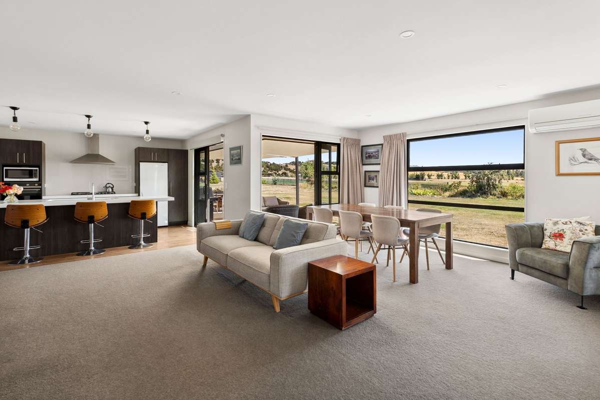 55 Totara Place, Queensberry_1