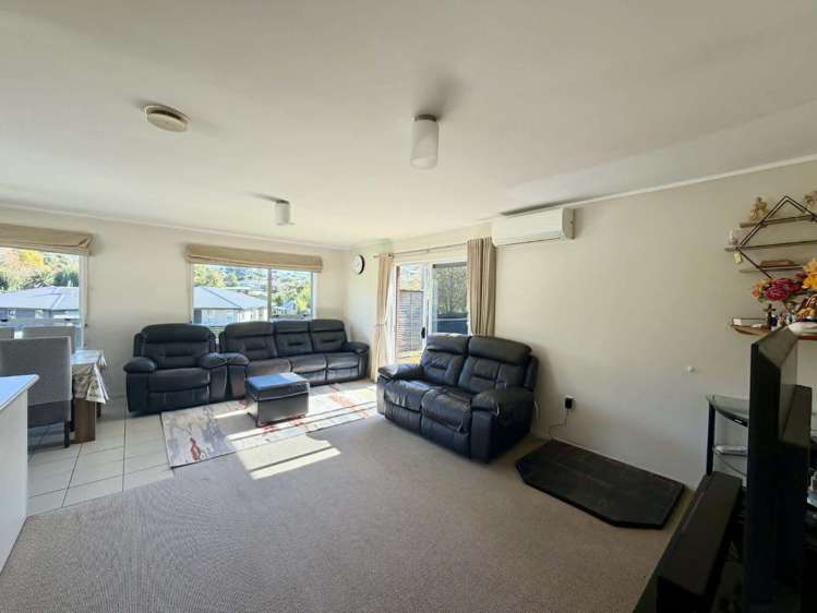 17 Heaphy Street 2169_11