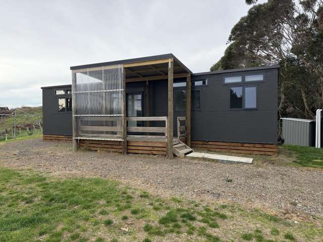 Modern Country Living – Peaceful Retreat at Waitarere Beach