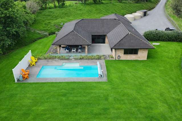 TE KOWHAI PARADISE – MODERN LIVING