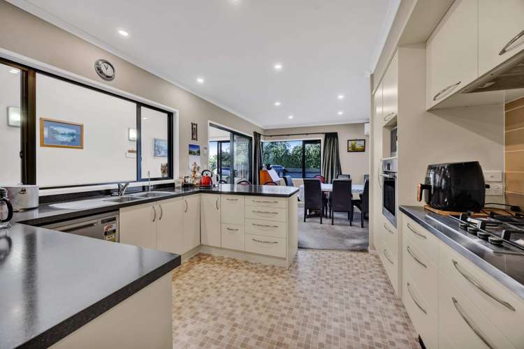 2 Heaphy Road Opunake_6