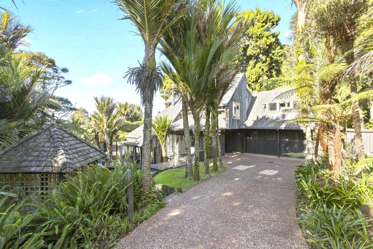 246 Scenic Drive Titirangi_18