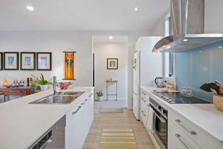 6 Cronin Place Beach Haven_35