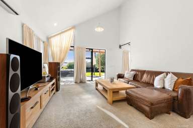 31 Kingshaven Close_4