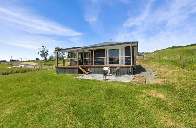 HUGE 4535m Land + Renovated Family Home!