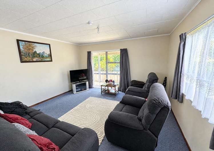 1 Cobham Crescent_4