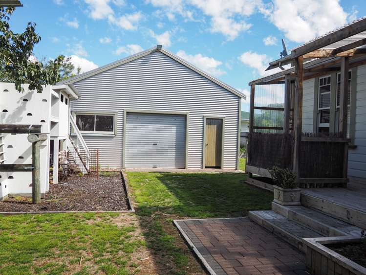 11 Clifton Avenue Carterton_14