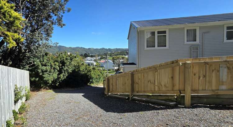 8A - 8B Devon Place Cannons Creek_27