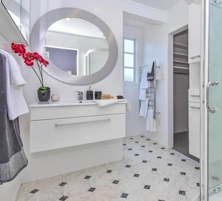 12 Tadley Court Goodwood Heights_16