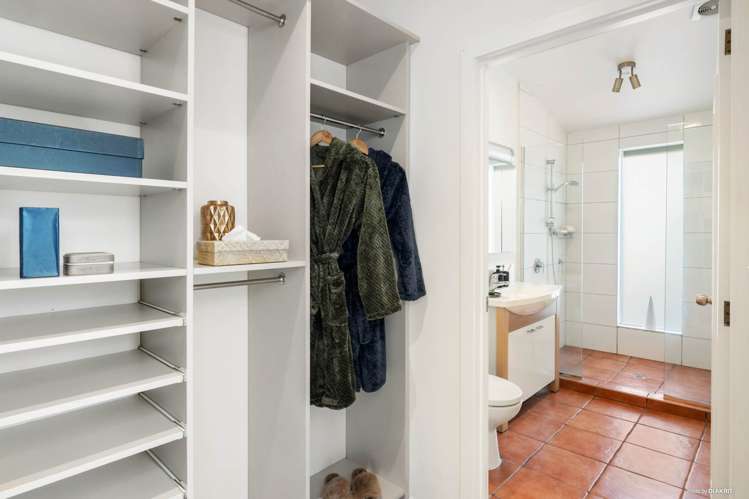 94 Warnock Street Westmere_11
